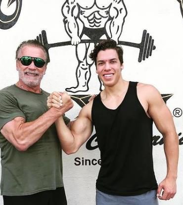 син Шварценеггера, сын Шварценеггера